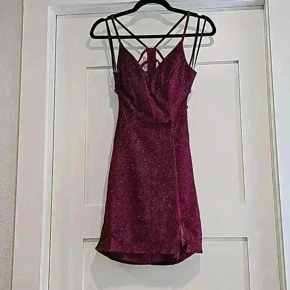 B. Darlin NWT Glitter Cage back side slit Bodycon Dress Plum/ Fuchsia - Picture 4 of 5